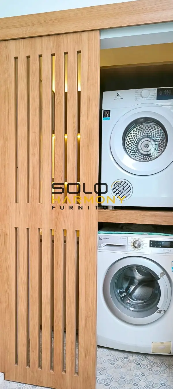 Interior custom Mini Laundry room di Colomadu, Karanganyar · Solo Harmony Furniture Soloraya