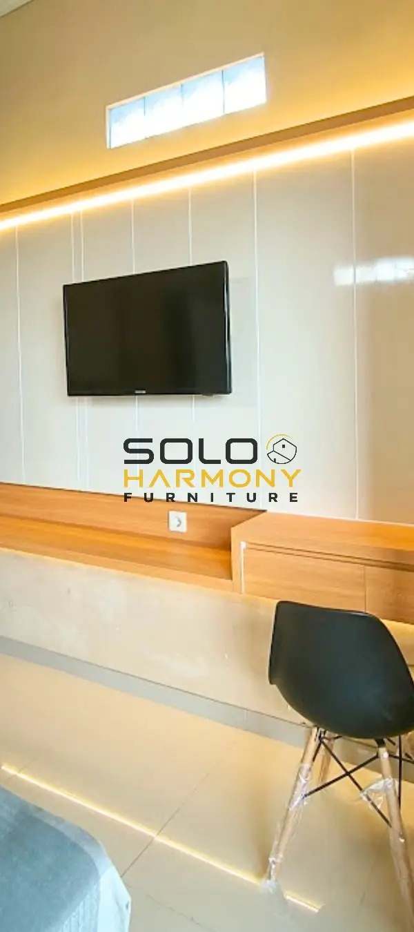 Backdrop TV Backdrop TV & Meja Kerja Minimalis di Sukohardjo — Solo Harmony Furniture
