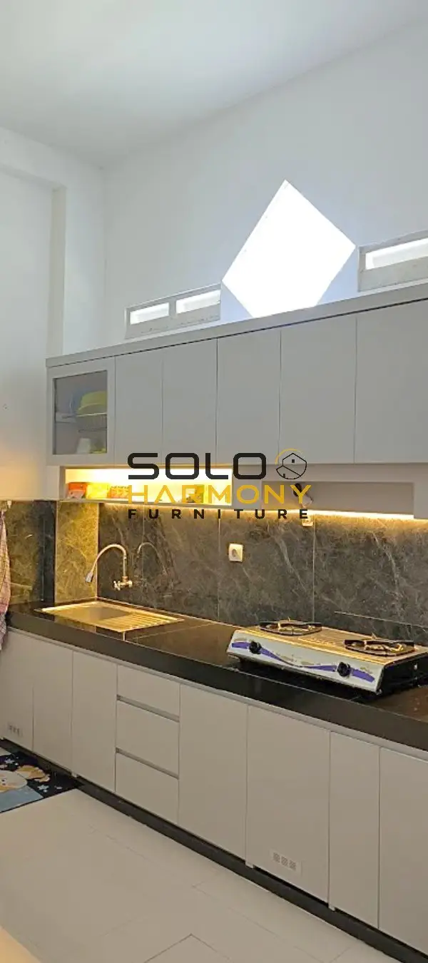 Kitchen Set Minimalis Modern - Pak Hary — Kitchen Set di Colomadu, Karanganyar · Solo Harmony Furniture Soloraya