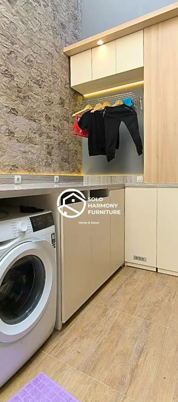 Integrated Laundry Room Cabinet — Interior di Citra Buana, Colomadu · Solo Harmony Furniture Soloraya