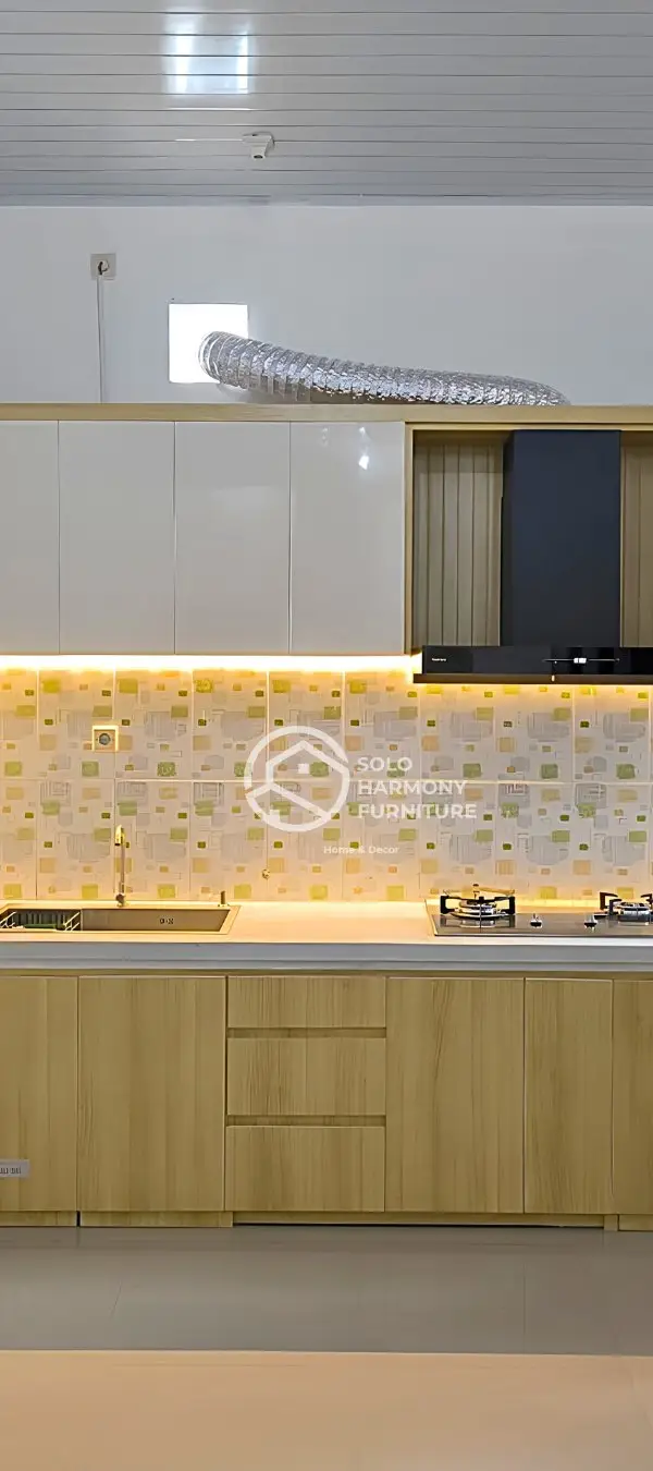 Kitchen Set Straight Layout Wood & White — Kitchen Set di Gentan, Sukoharjo · Solo Harmony Furniture Soloraya