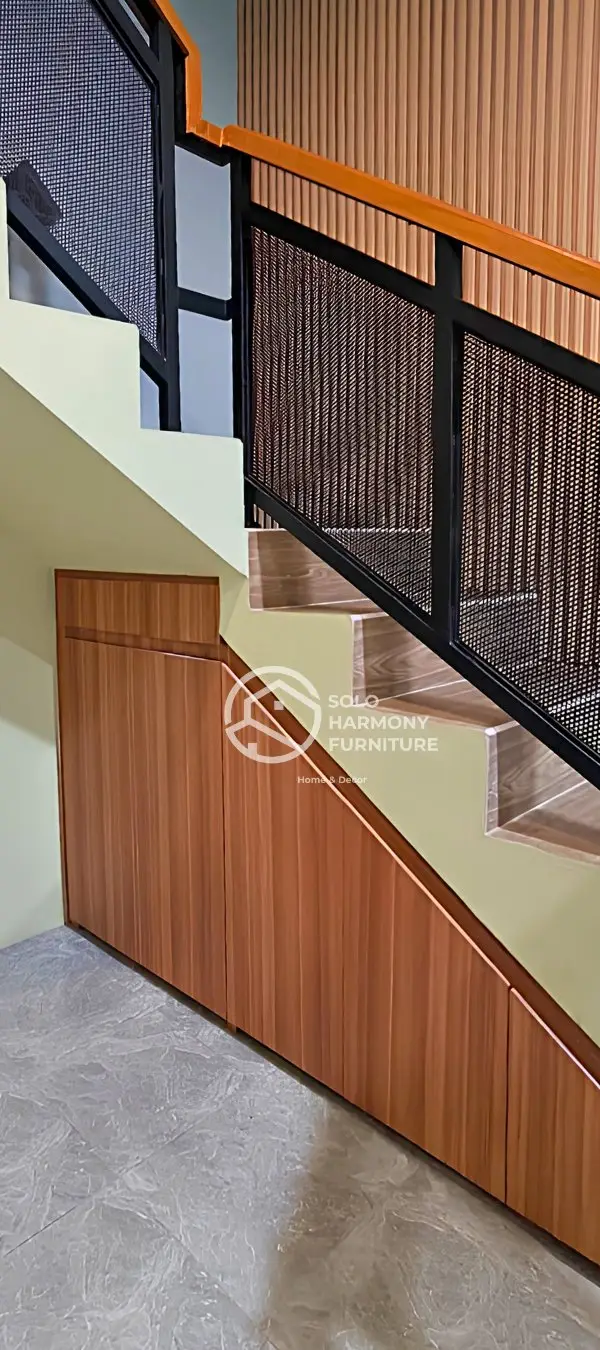 Storage Bawah Tangga Minimalis — Interior di Gentan, Sukoharjo · Solo Harmony Furniture Soloraya